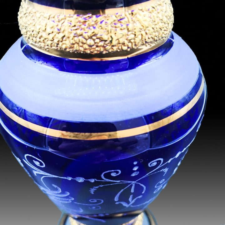 ボヘミアガラス 金彩 ブルー エングレーブド ベース 花瓶 ( Bohemian Glass Gilded Engraved Blue Vase )